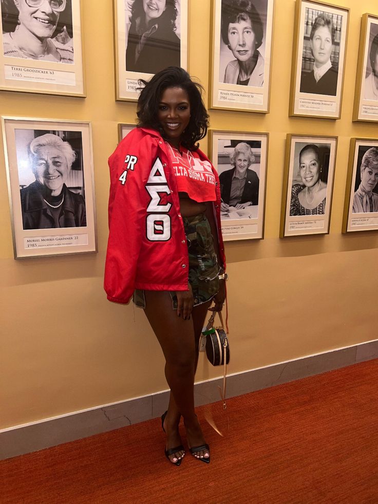 Perfect outfit for black greek life events. Repping Delta Sigma Theta to the fullest with a crop sorority sweatshirt, army fatique mini skirt and heels #homecoming #blacksorority #deltasigmatheta #outfitinspo #blackgirllooks Delta Sigma Theta Homecoming Outfits, Probate Outfit Greek, Delta Sigma Theta Outfits Fashion, Delta Sigma Theta Probate, Delta Sigma Theta Photoshoot, Delta Sigma Theta Outfits, Outfits With Pleated Skirts, Heels Homecoming, Delta Sigma Theta Gifts