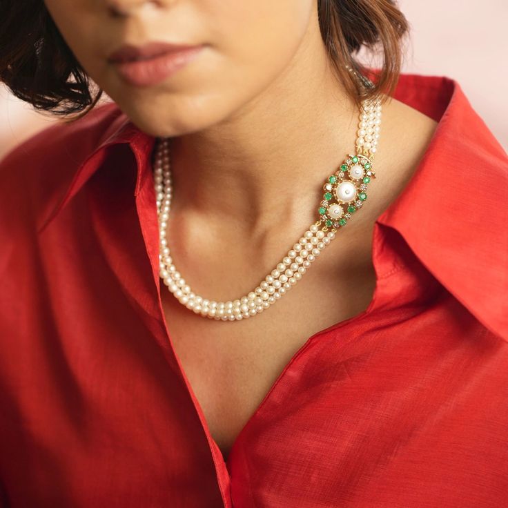 Gold(14K) : 8.94g Diamonds : (VS clarity & H-I colour) : (Brilliant cut ) : 0.04ct Champagne Diamond : 1.70ct Gemstone : Emeralds : 1.78ct Cultured Pearls : 139.54ct Elegant Gold Emerald Necklace With Brilliant Cut, Elegant White Gold Emerald Necklace With Jewels, Elegant White Gold Emerald Necklace, Elegant Brilliant Cut Emerald Necklace In Yellow Gold, Elegant Brilliant Cut Emerald Necklace For Anniversary, Elegant Emerald Necklace In Yellow Gold With Jewels, Elegant Emerald Diamond Necklace With Brilliant Cut, Formal Emerald Necklaces With Single Cut Diamonds, Elegant Yellow Gold Emerald Necklace With Jewels