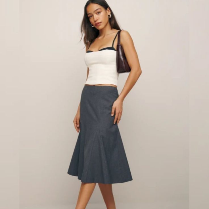 Brand New And Never Worn Designed To Be Fitted At Bodice With An A-Line Skirt. The Model Is Wearing A Size 2 And Has A 25" Waist, 35.5" Hips. 69% Polyester, 23% Rayon, And 8% Wool. Grey Midi Skirt, Fw 2024, Midi Skirt Outfit, Midi Flare Skirt, Knee Length Skirt, Women Skirts Midi, Fall Wardrobe, Linen Dress, Skirt Outfits