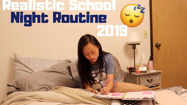 Here is my Realistic School (College) Night Routine 2019! This is my first one over so I hope you enjoy! College Night Routine, College Night, First Day Of College, Moving To Italy, Eyeshadow Collection, Night Routine, 20 Years Old, School College, First Day