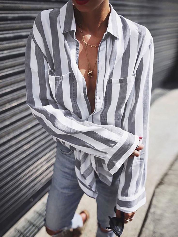 Witte Sneakers Outfit, Look Casual Chic, Bohol, Trendy Summer Outfits, Looks Style, Mode Inspiration, Striped Blouse, Street Styles, Outfits Casuales