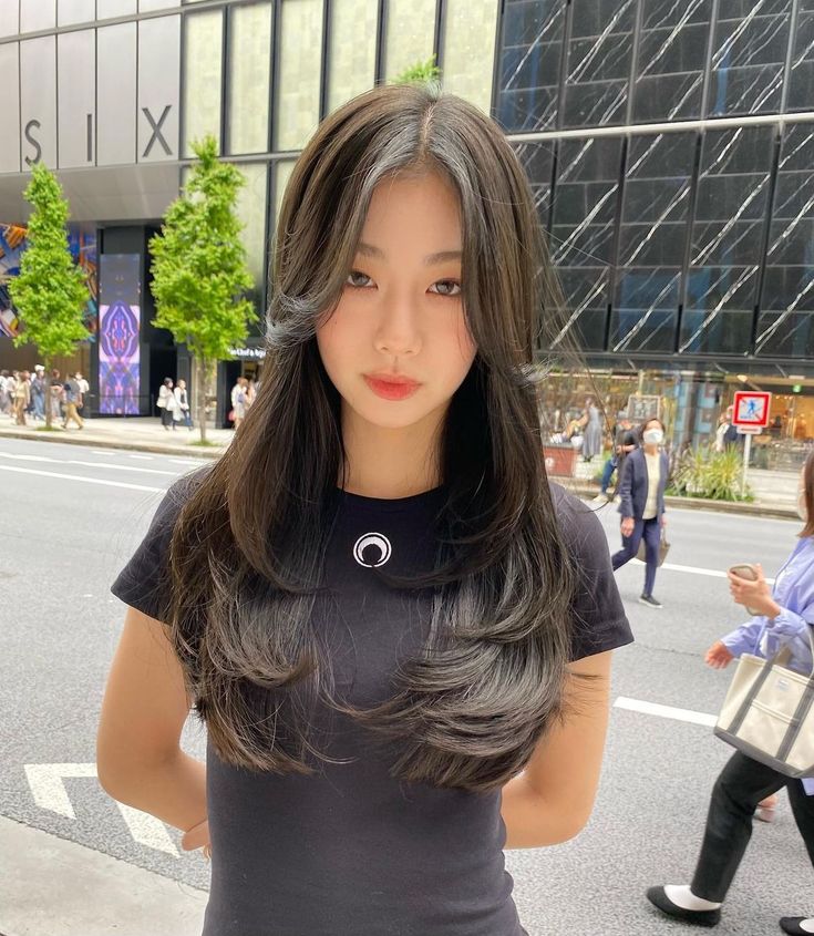 Curtain Bangs Long Hair Layers Straight Hair Asian, Korean Hairstyle For Long Face, Layers Thinner Hair, Haerin Haircut, Long Layers Korean, Layered Haircut Korean, Layers Asian Hair, Asian Haircut Long Layers Straight Hair, Korean Long Hair With Bangs