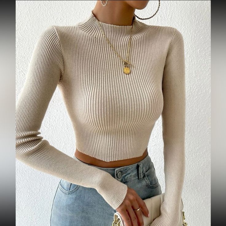 Nwot Color: Khaki / Dark Cream Casual Form Fitting Outfits, Stretch Knit Cropped Sweater, Clothing Styles Types Of Women, Trendy Casual Outfits For Women, Ribbed Clothes, Elegant Everyday Outfits, Womens Clothes 2023, Knitted Women Outfits, Simple Everyday Outfits