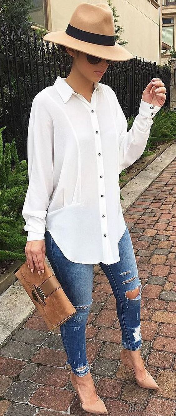 Elegante Casual, Moda Vintage, Outfit Casual, Outfits Casuales, Ripped Jeans, Look Fashion, Rihanna, White Shirt, Work Outfit