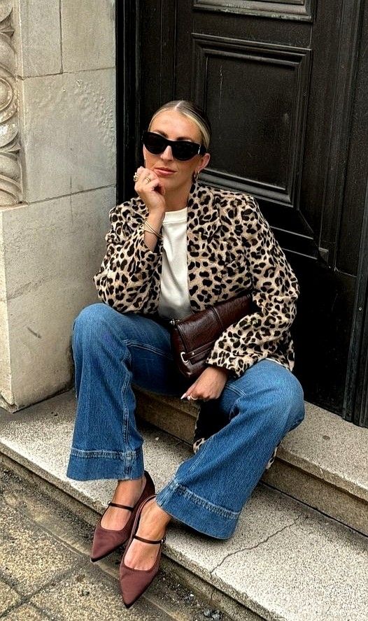 Cheetah Print Blazer Outfit, Leopard Print Accessories Outfit, Classic Glam Outfits, Leopard Jumper Outfit, Leopard Print Work Outfit, Leopard Cardigan Outfit Fall, Cheetah Print Flats Outfits, Leopard Print Style, Cheetah Cardigan Outfit