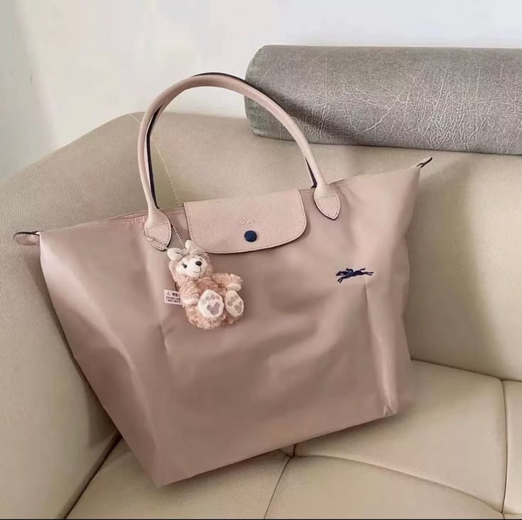 Le Pliage Aesthetic, Pink Car Accessories, Longchamp Bag, Cute Clothing Stores, Luxury Bags Collection, H.e.r Aesthetic, Girly Bags, Cute Handbags, Pink Car