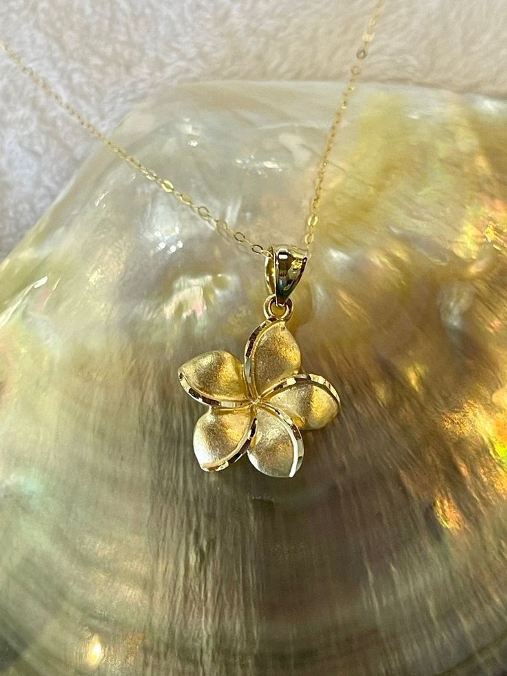 Gold Pendant Aesthetic, Plumeria Flower Necklace, Hibiscus Jewelry, Plumeria Jewelry, Cute Gold Necklace, Flower Gold Necklace, Plumeria Necklace, Gold Flower Necklace, Flower Necklace Gold