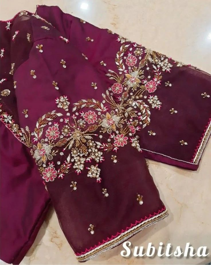 Maroon Pattu Saree Blouse Designs, Vanki Model Blouse Design, Vanki Maggam Work Blouses, Wine Colour Blouse Design, Maroon Colour Blouse Design, Blouse Maggam Work Designs Latest, Blouse Designs With Border, Exclusive Blouse Designs, Maggam Blouses