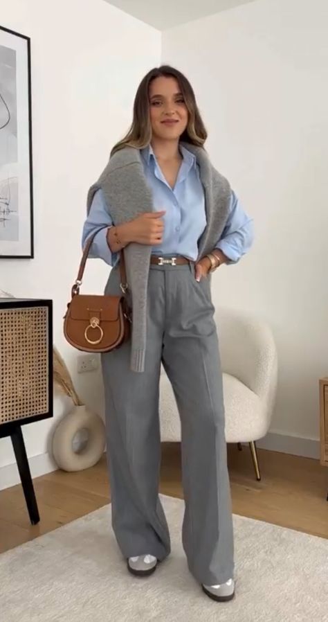 Trouser Grey Outfit, Gray Pants Fall Outfit, Business Casual Outfits For Women Gray Pants, Grey Elegant Outfit, Office Outfit Grey Pants, Light Grey Work Pants Outfits, Grey Pants Formal Outfit, Gray Pants Work Outfit, Grey Samba Outfit