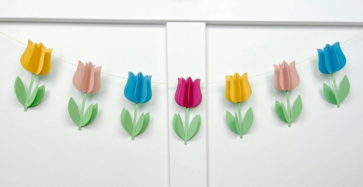 3D Paper Tulip Garland – Cardstock Warehouse Spring Paper Decorations, Spring Decoration Classroom, Pavasara Ziedi, Tulip Garland, Easter Paper Decorations, Spring Classroom Decorations, Tulip Decor, Tulip Colors, Spring Banner