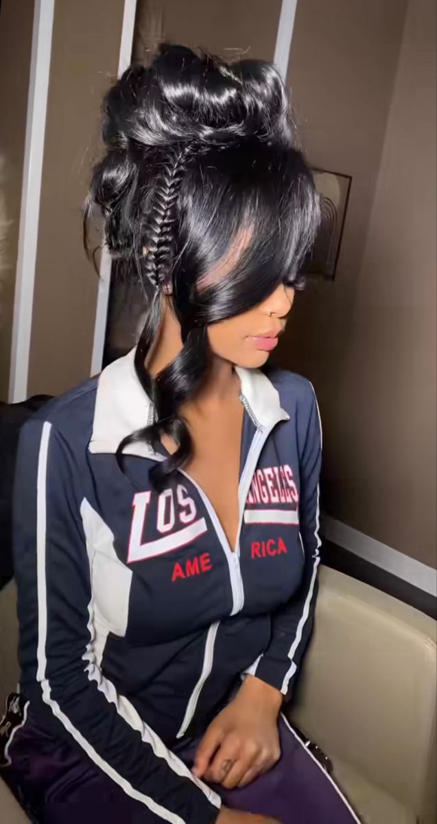 Frontal Wig Bun Hairstyles, Pin Up Frontal Wig, Up Do Frontal Hairstyles Ponytail, Half Up Half Down Pin Up Hairstyles, Quick Weave Pin Up Hairstyles, Sew In Bun, Frontal Pin Up Styles, Frontal With Fishtail Braid, Half Up Half Down With Fishtail Braid