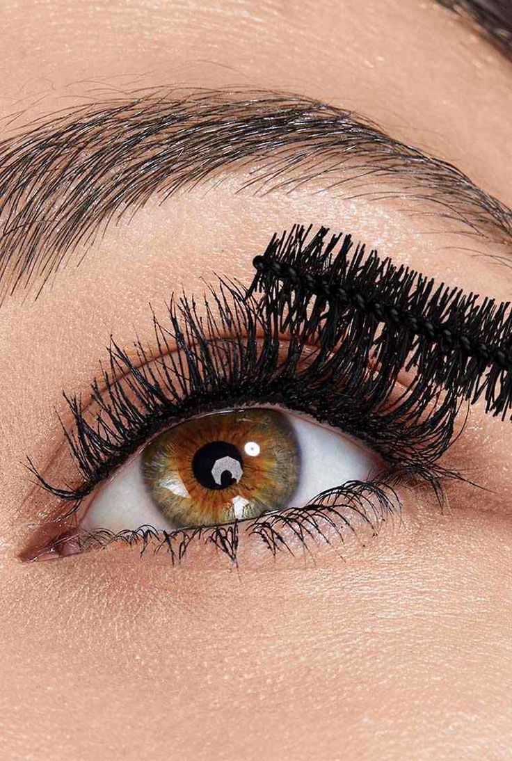 Give your lashes dramatic volume with Falsies Lash Lift Waterproof Mascara—a fiber mascara that's the best mascara for a lash lift. Longer eyelashes await! Lashes Dramatic, Long Lashes Mascara, Maybelline Falsies, Maybelline Mascara, Daily Makeup Routine, Lash Lifting, Blackest Black, Fiber Mascara, Mascara Tips