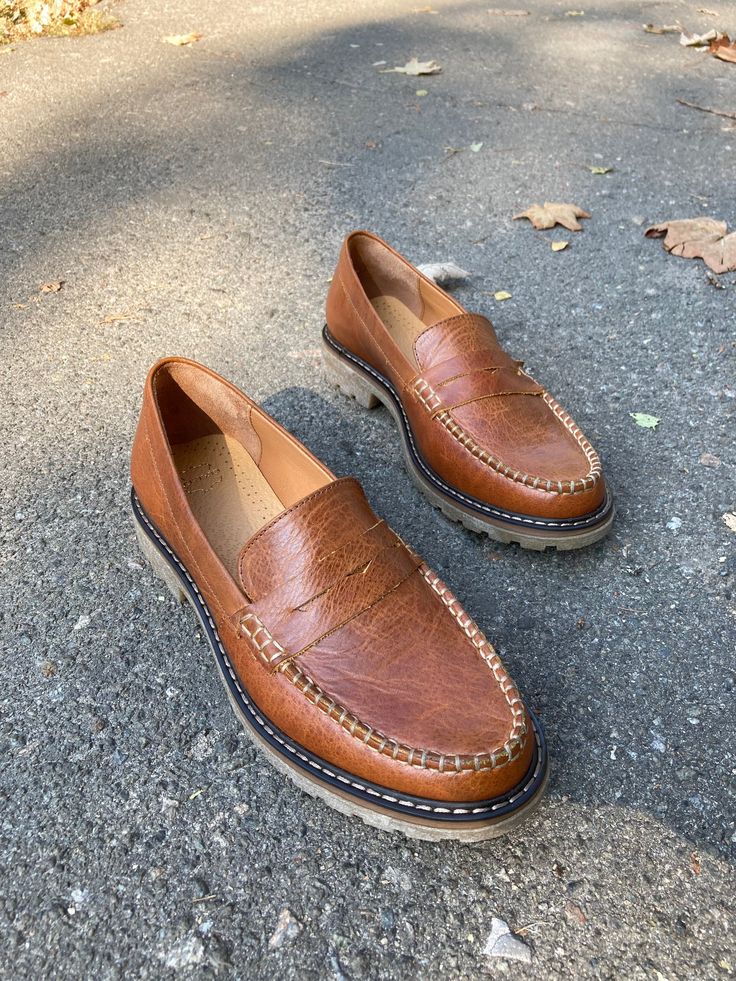 "These women loafers made from aged waxed leather in a beautiful caramel color are the perfect blend of rugged and refined. The aged texture of the leather gives these women loafers a unique and stylish look, while the caramel color adds warmth and richness to any outfit. Crafted from high-quality materials, these loafers offer both durability and comfort. The slip-on design makes them easy to wear, while the cushioned footbed ensures maximum comfort and support for your feet. The low heel adds a touch of elegance to the design while still maintaining the casual and relaxed feel of the loafers. These caramel-colored loafers made from distressed waxed leather are a versatile addition to any wardrobe. Whether you're running errands or heading to a casual lunch date, these loafers will keep y Loafers Outfit Women, Penny Loafers Outfit, Womens Penny Loafers, Top Sider Shoes, Red Loafers, Womens Loafers, Loafers Outfit, Women Loafers, Womens Mary Janes