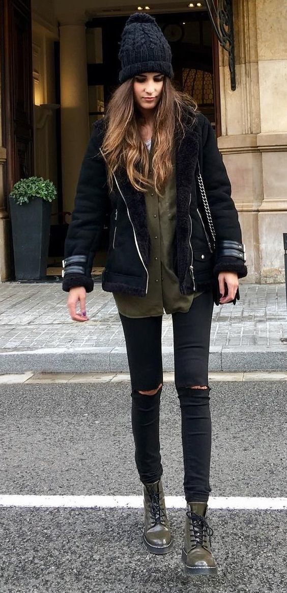 A nicely put together combination of a black shearling jacket and black distressed skinny jeans will set you apart effortlessly. Dress down this getup with army green leather lace-up flat boots.   Shop this look on Lookastic: https://lookastic.com/women/looks/shearling-jacket-dress-shirt-skinny-jeans/23490   — Black Knit Beanie  — Black Shearling Jacket  — Olive Dress Shirt  — Black Ripped Skinny Jeans  — Olive Leather Lace-up Flat Boots Black Shearling Jacket, Pretty Winter Outfits, Classy Winter Outfits, Stylish Winter Outfits, Outfits 2017, Outfit Jeans, Looks Chic, Casual Winter Outfits, Inspired Outfits