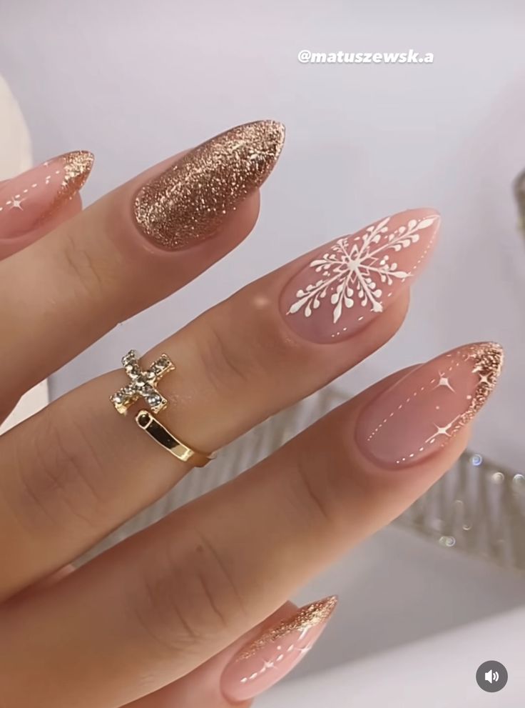 Christmas Gel Nails, Her Nails, Nail Swag, New Year's Nails, Xmas Nails, Classy Nails, Fancy Nails, Chic Nails, Nail Arts