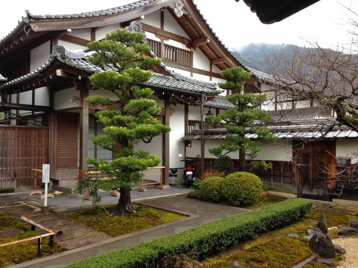 Japanese Home Exterior, Japanese Exterior, Japanese House Design, Japanese Buildings, Japanese Style Garden, Home Designs Exterior, Asian House, Japanese Home Design, Traditional Japanese Architecture