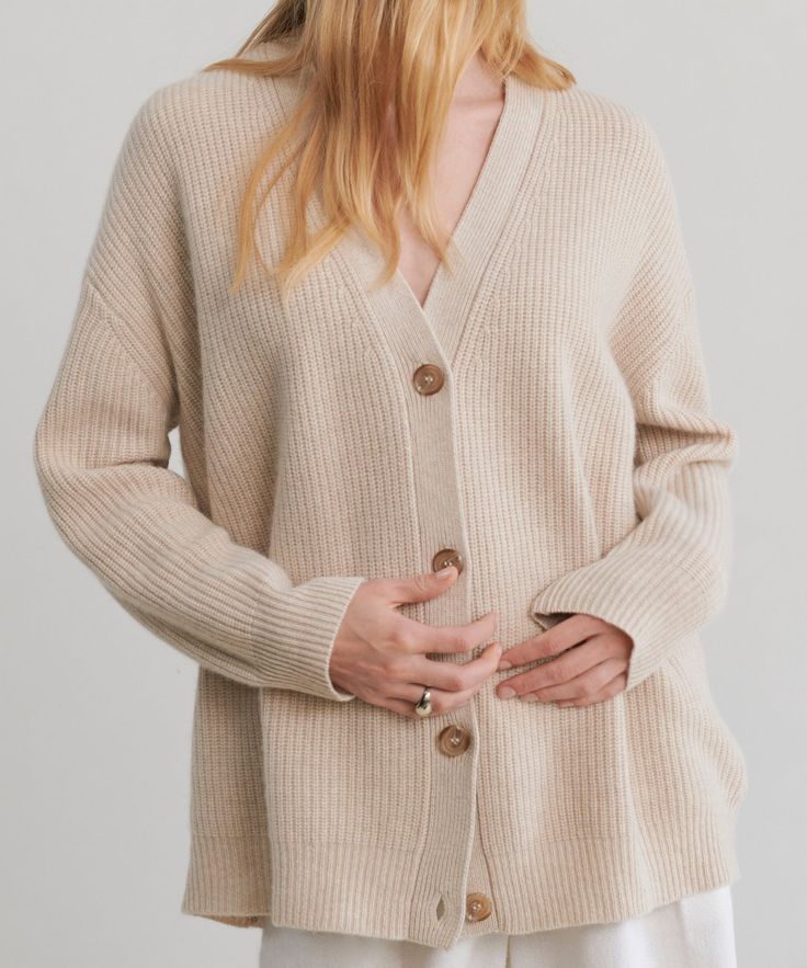 Cashmere Cocoon Cardigan Oatmeal Our favorite slouchy cardigan in luxuriously soft, lightweight, pure cashmere. A dramatically oversized body and the perfect relaxed fit make it ideal for layering. Trust us when we say: you'll never want to take this off. 100% cashmere. Made in China of Mongolian cashmere. Lightweight, super-soft knit. Faux-horn buttons. | Jenni Kayne Women's Cashmere Cocoon Cardigan Sweater Size Large Slouchy Cardigan, Cocoon Cardigan, Jenni Kayne, Womens Cashmere, California Style, Cashmere Cardigan, Charcoal Color, Soft Knits, Get Dressed