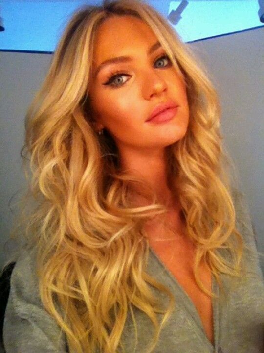 Candice swanepoel victoria's secret angel.  Definitely a WARM SPRING shaded Golden Blonde Victoria Secret Hair Tutorial, Candace Swanepoel, Victoria Secret Hair, Voluminous Waves, Curls No Heat, Shanina Shaik, Chanel Iman, Jasmine Tookes, Waves Curls