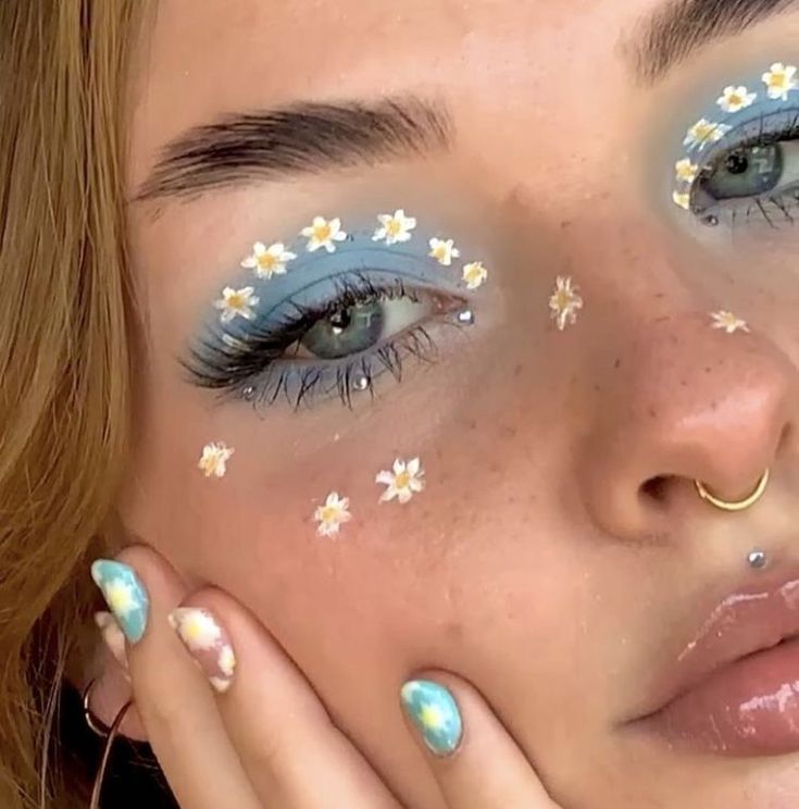 Spring Eyeliner Looks, Flower Makeup, Cute Eye Makeup, Easter Makeup, Eye Makeup Pictures, Ethereal Makeup, Makijaż Smokey Eye, Eye Makeup Designs, Dope Makeup