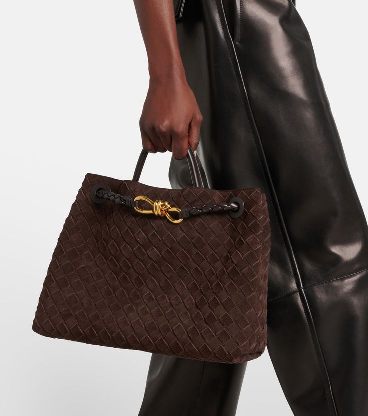 Bottega Andiamo, Andiamo Bag, Middle East Clothing, Bottega Veneta Andiamo, Bottega Veneta Bag, Suede Tote Bag, New Bottega, Suede Tote, Bottega Veneta Bags