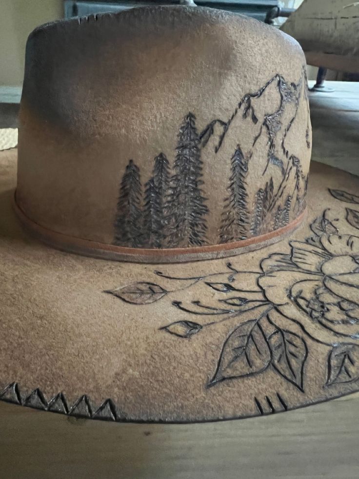 Hat Burning Designs Mountains, Hand Painted Western Hat, Western Burnt Hats, Burnt Felt Hat Design, Felt Hat Burning Designs, Felt Burning, Hat Customization, Burn Hats, Burning Hats