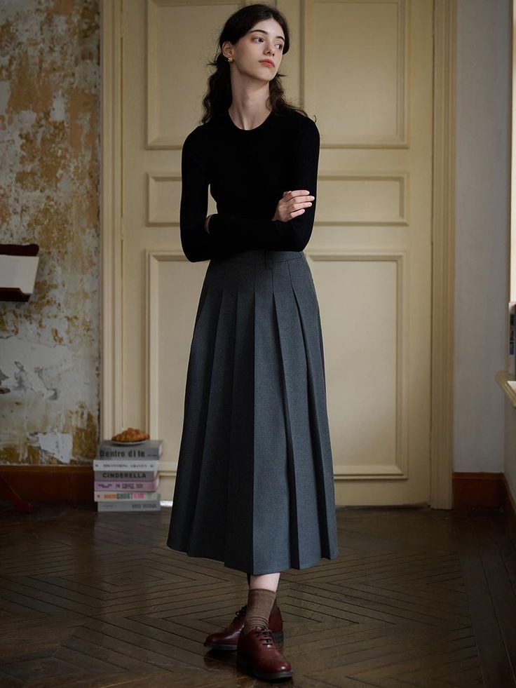 This classic skirt features wide A-line silhouette in maxi length. Pleated detail accentuates the feminine, sophisticated mood. - Intended for a loose fit- Minimalistic design in long length- Voluminous pleats throughout- Side zip fastenings- Casual belt loops at waist Uniform With Long Skirt, Professional Outfits With Skirts, Long Line Outfits, Long Skirt School Uniform, Conservative Business Attire Women, Maxi Skirt Outfit Autumn, Wide Skirt Outfit, Vintage Pleated Maxi Skirt, Long Pleated Skirt Outfit Casual