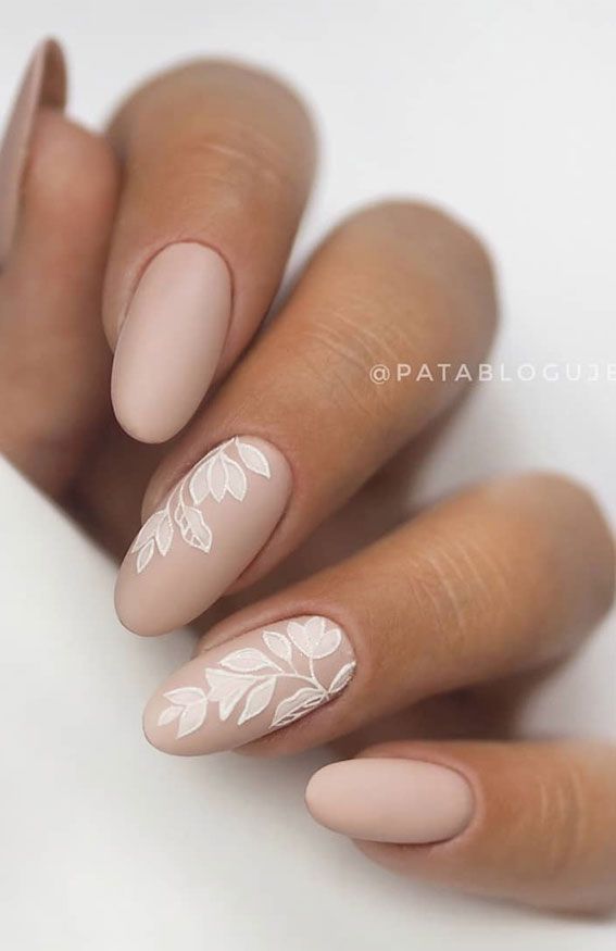 10 Pretty Neutral Wedding Day Nail Ideas - weddingsonline Neutral Wedding Nails, Wedding Day Nails, Bridal Nails Designs, Bridesmaids Nails, Wedding Acrylic, Nagellack Trends, Wedding Nails Design, Nail Art Wedding, Bride Nails