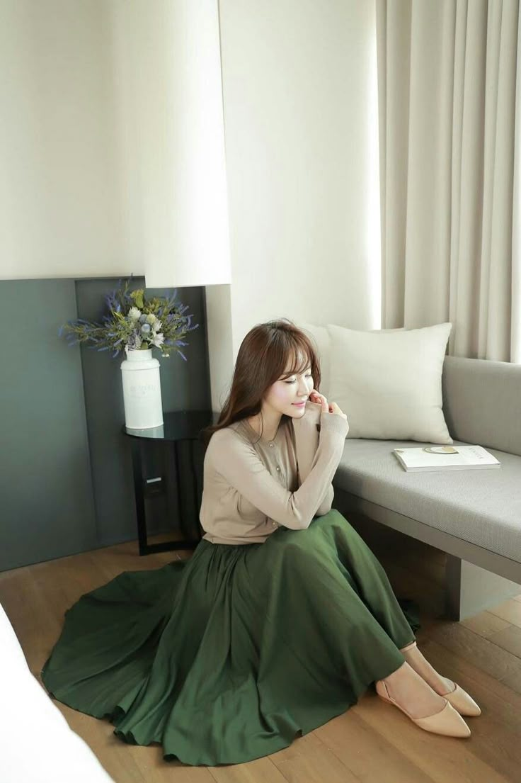 Cute Korean Fashion, Pleated Fashion, Korean Fashion Online, Fall Cardigan, Full Maxi Skirt, Clothes Korean Style, Full Skirt Dress, Korean Clothing, Korean Fashion Trends