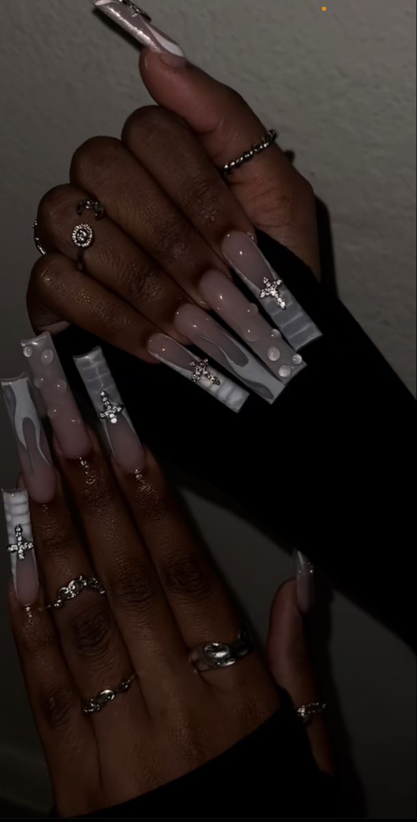 Nails Baddie Long, Grey N White Nails, Acrylic Nails Gray, Baddie Grey Nails, Grey White Nails, Gray Birthday Nails, Gray Prom Nails, Gray Nail Ideas, Long Grey Nails