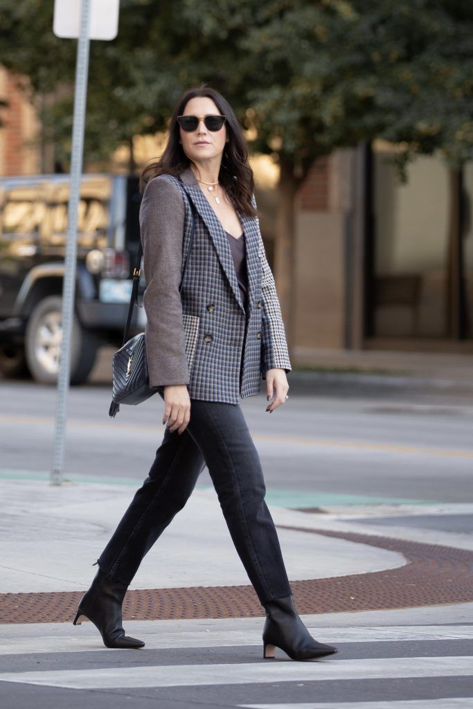 How to Style A Plaid Blazer, plaid blazer outfits, blazer and jeans outfits, fall outfit, Plaid Blazer over a cami Plaid Blazer Outfits, Fall Outfit Plaid, Jeans Outfits Fall, Plaid Blazer Outfit, Classic Black Boots, Outfits Blazer, Blazer Outfit Ideas, Hooded Blazer, Blazer And Jeans