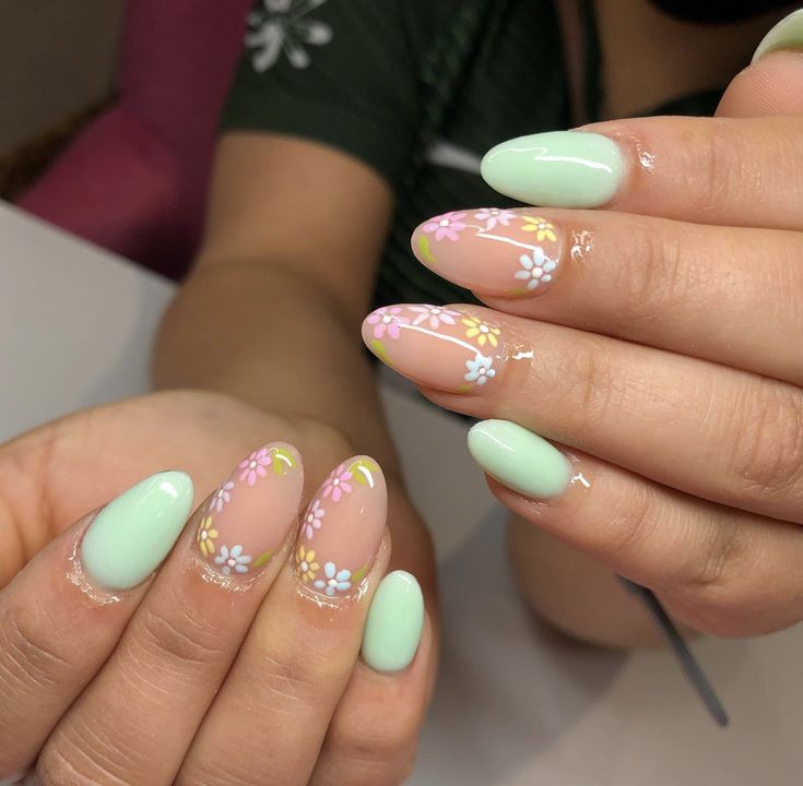 Floral Nail Designs Spring, Spring Nails Pastel Colors, Bridgerton Nails, Nail Art Design 2023, Spring Nails 2023, Mickey Nails, Pointed Nails, Summery Nails, French Acrylic Nails