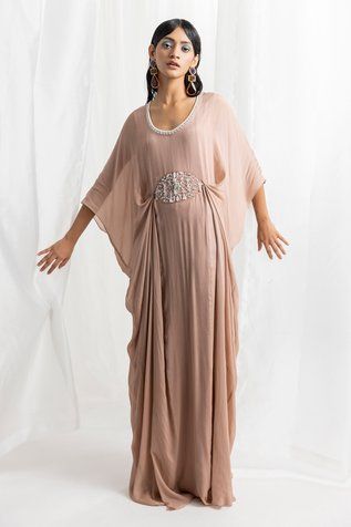 Shop for Seema Thukral Pink Chiffon Placement Hand Embroidered Kaftan for Women Online at Aza Fashions Cocktail Outfits For Women, Seema Thukral, Draped Kaftan, Reception Cocktail, Kaftan Styles, Kaftan For Women, Embroidered Kaftan, Embellished Neckline, Organza Flowers