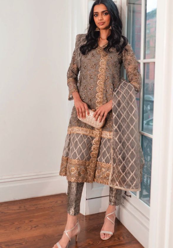 Pakistani Sharara, Dori Embroidery, Desi Dress, Add Sleeves, Indian Wedding Wear, Western Outfits Women, Sleeves Ideas, Suits Design, Fancy Dress Design