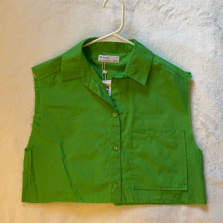 Green Cropped Button Down Blouse Brand New Cropped Button Down, Women Shirt, Button Down Blouse, Button Downs, Down Shirt, Button Down Shirt, Womens Shirts, Womens Tops, Brand New