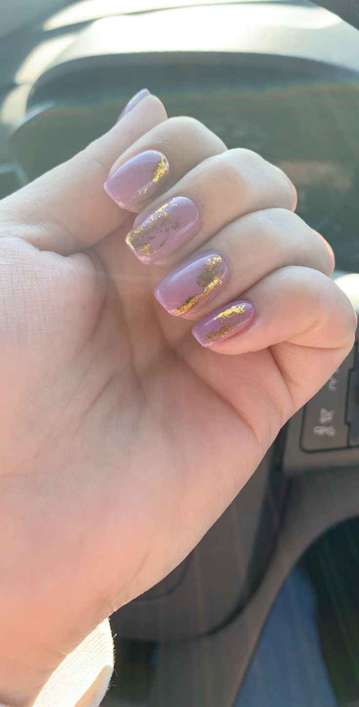 Gold And Lavender Nails, Lavender And Gold Nails Short, Light Purple And Gold Nails, Lilac Gold Nails, Lavender Gold Nails, Lavender And Gold Nails, Purple Nails With Gold Accent, Gold Toe Nails, Golden Nail Art