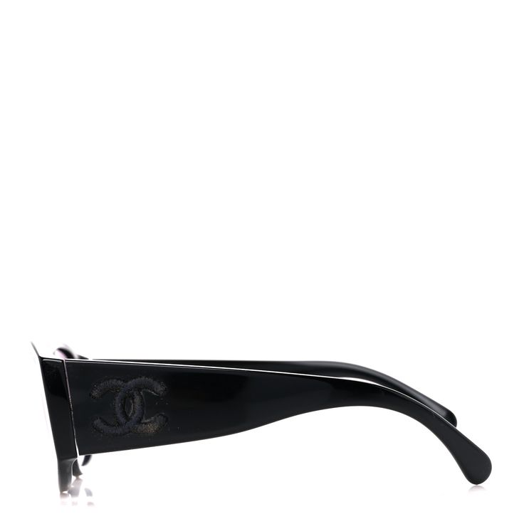 This is an authentic pair of CHANEL Acetate CC Logo Sunglasses 5450 in Black. These stylish sunglasses feature a black frame with dark lenses. Logo Sunglasses, Sunglasses Logo, Stylish Sunglasses, Cc Logo, Black Frame, A Black, Lenses, Chanel, Sunglasses