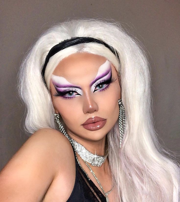 Drag Makeup For Women, Drag Makeup Looks, Drag Queen Outfits Ideas, Drag Couture, Square Face Makeup, Drag Ideas, Goth Eye Makeup, Drag Queen Costumes, No Makeup Makeup Look