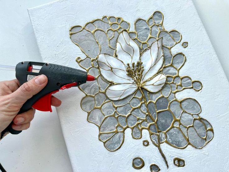 Mii.paintings Painting Tutorial Step By Step, Hot Glue Art, Foam Carving, Glue Art, Glue Painting, Canvas Projects, Diy Canvas Art Painting, Hot Glue Gun, Glue Gun