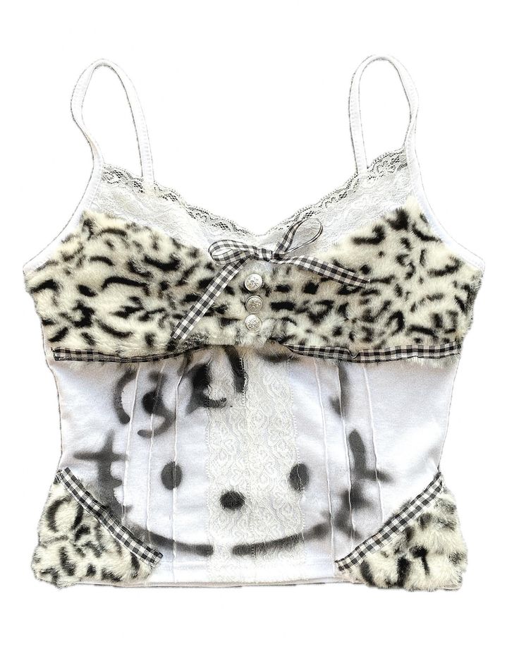 😈Y2K leopard tank top. #y2kfashion #y2k #hellokitty #harajukufashion #hellokittylover Gyaru Tank Top, Hello Kitty Cheetah Print, Printed Top Outfit, Y2k Cheetah Print, Leopard Tank Top, Y2k Leopard Print, Cheetah Top, Y2k Hello Kitty, Y2k Tank Top