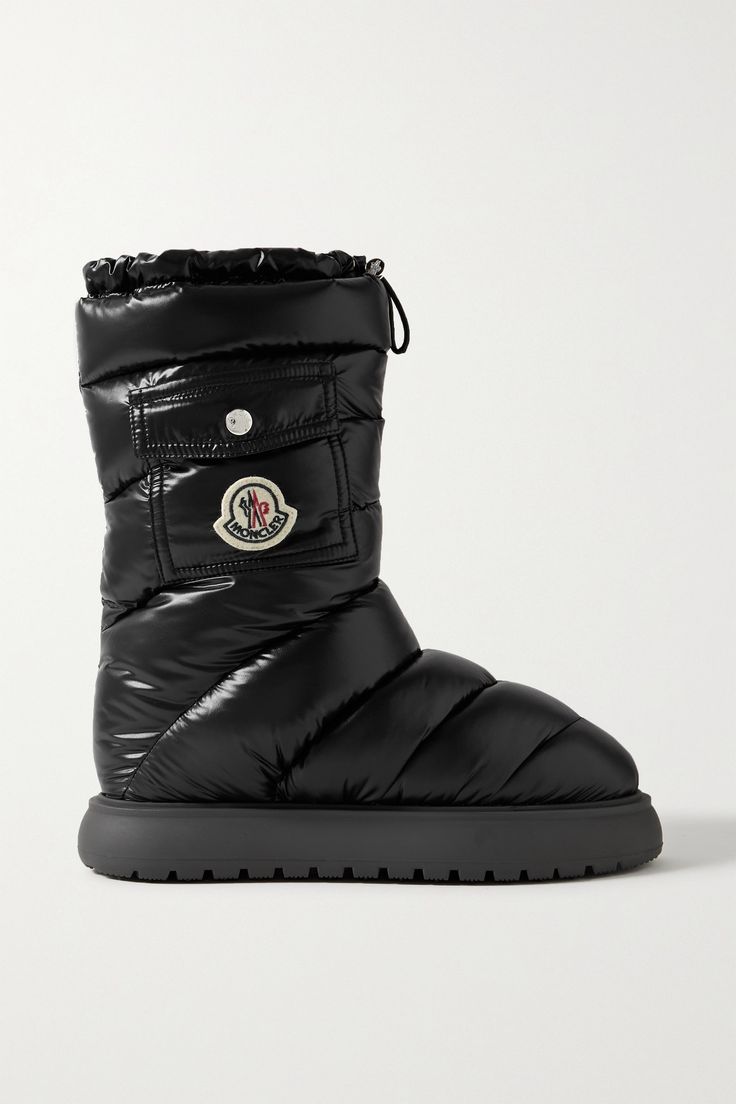 Whether you're on the slopes or braving wintry weather back home, Moncler's 'Gaia' boots are sure to keep you comfortable and warm. Made from water-resistant shell, they're quilted for extra comfort and have drawcords along the cuffs to block out wind and snow. The side pockets are perfect for storing small essentials like your keys and lip balm. Moncler Boots, Moncler Ski, Magnolia Park, Moncler Women, Photo Mural, Decoration Photo, Shoes Boots Ankle, High Fashion Outfits, Winter Shoes