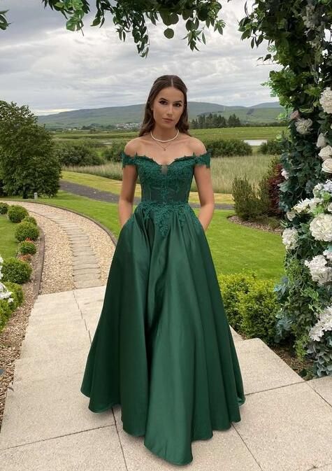 Cute Prom Dresses Emerald Green, Prom Dresses 2022 Emerald Green, Green Junior Prom Dress, Green Hoco Dress Flowy, Green Fairytale Prom Dress, Prom Dresses 2023 Long Flowy, Prom Dresses Deep Green, Leaf Prom Dress, Emerald Green Prom Dress Princess