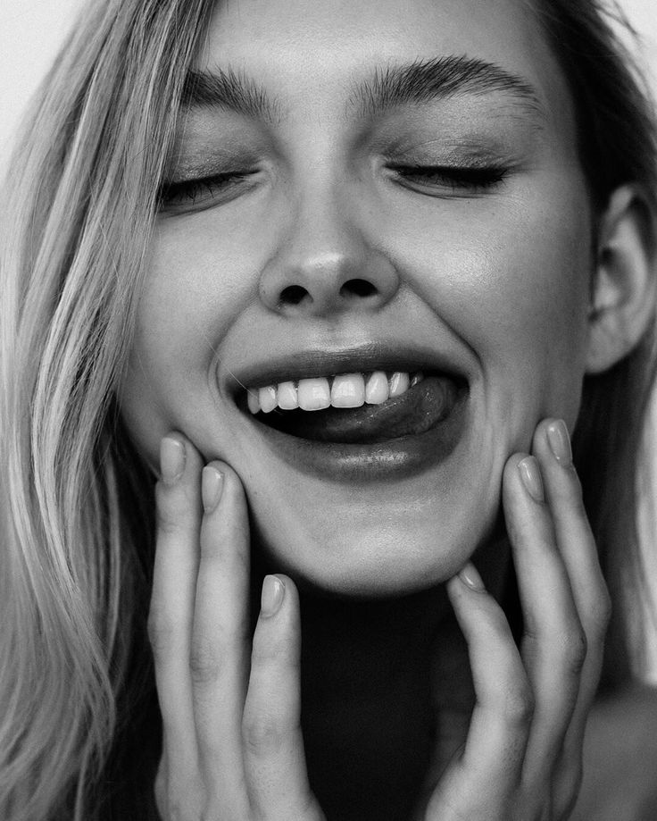 Chloe Avenaim - February 3rd, 2021 Models With Crooked Teeth, Natural Smile Photography, Nice Teeth Smile Aesthetic, Great Teeth Smile Women, Hollywood Smile Teeth, Sleep Photo, Dentist Ideas, Dental Advertising, Dental Photos