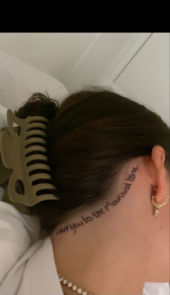 small hairline tattoo for my mama Hair Line Tattoo Neck, Cute Sideburn Tattoos For Women, Back Of Neck Hair Line Tattoo, Tattoos Under Chin, Neck Hairline Tattoos Women, Neck Writing Tattoos Women, Under Chin Tattoo Woman Words, Hairline Neck Tattoo, Back Of Neck Hairline Tattoos For Women