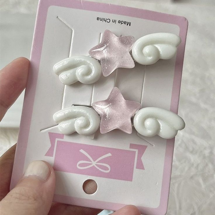 ꒰🍥 ꒱– i'm not the owner﹔☆༘⋆ ʚɞ Hair Clips Aesthetic, Pins Ideas, Clay Hair, Clay Keychain, Dress Design Sketches, Kawaii Fashion Outfits, Kawaii Accessories, Diy Clay, Cute Crafts