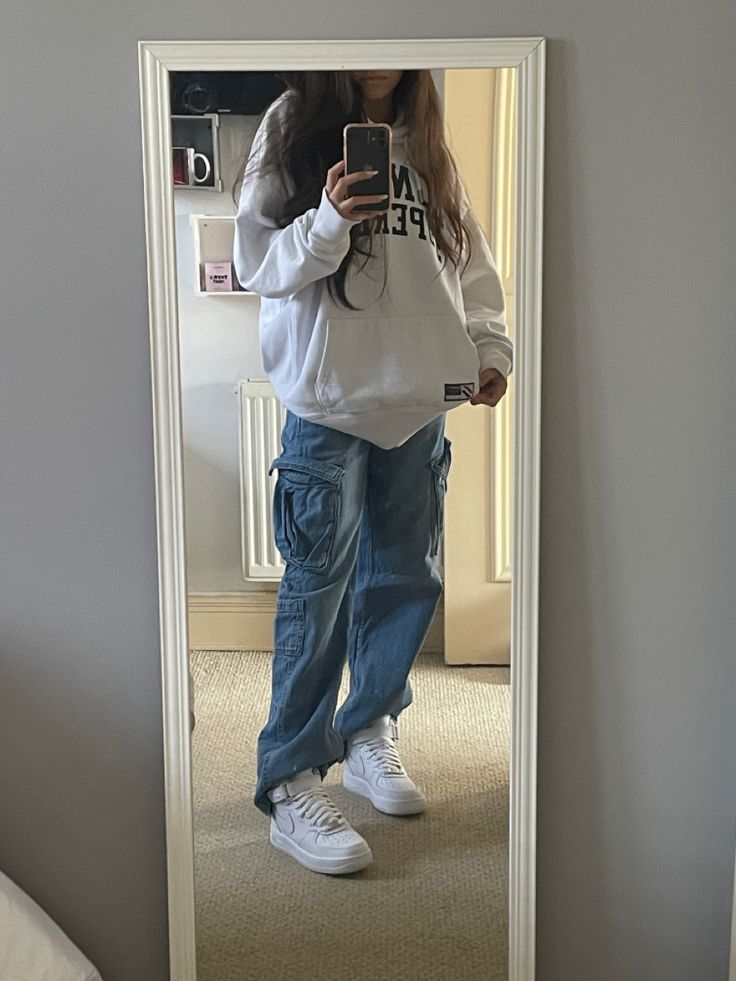 Nike Air Force Mid Outfit Women, Air Force Mids Outfit, Nike White High Tops Outfits, Highcut Shoes Outfits, Outfit Ideas With Air Force 1, Air Force Mid Outfit Women, Nike Air Force 1 Mid Outfits Women, Nike Air Force High Outfit, Airforce 1 Hightop Outfit