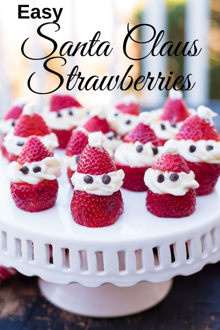 Santa Claus Strawberries on a white tray Santa Recipes, Strawberry Santas, Cheesecake Strawberry, Christmas Party Treats, No Bake Recipe, Dairy Free Cream Cheese, Healthy Cheesecake, Easy Christmas Treats, Strawberry Topping