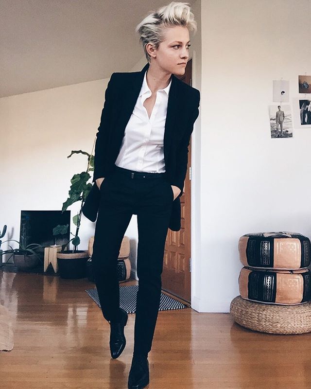 Hot or not Androgynous Fashion Women, Androgynous Women, Lesbian Outfits, Androgynous Outfits, Lesbian Fashion, Tomboy Chic, Queer Fashion, Dinner Outfit, Traje Casual