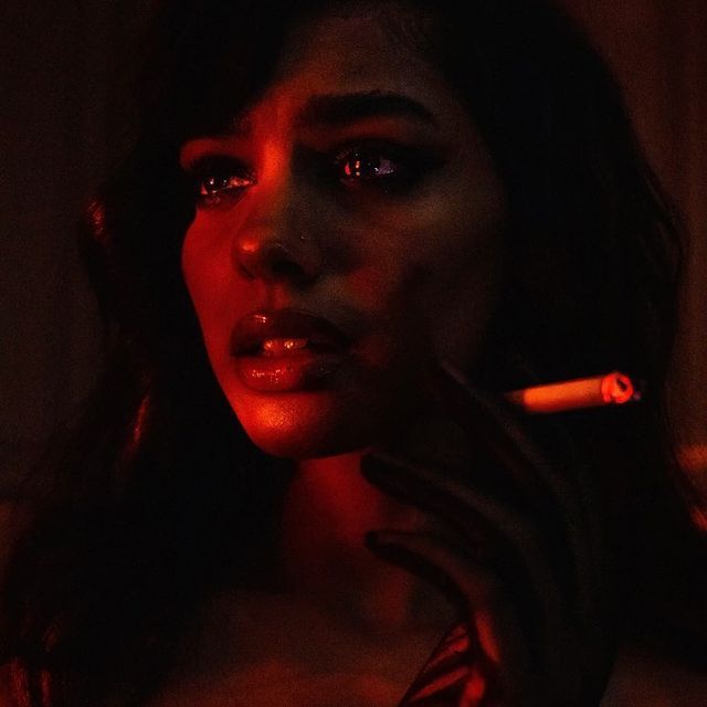 Monique Yvonne, Dark Portrait, Model Inspo, Inspiration Instagram, Models Makeup, Cinematic Photography, Creative Portraits, Pose Reference Photo, Portrait Inspiration