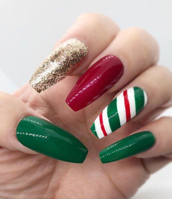 Nails Christmas Green, Green Christmas Nails, Red Nails Glitter, New Years Eve Nails, Cute Christmas Nails, Christmas Gel Nails, Nail Colour, Nails Christmas, Christmas Nails Acrylic