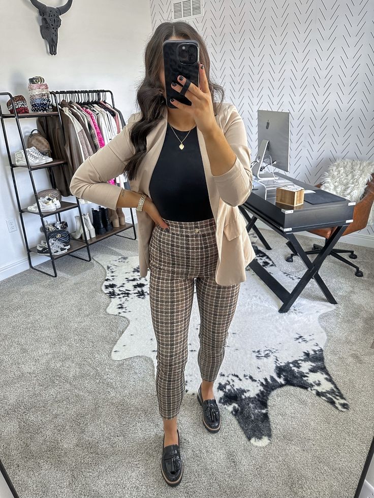 Spring Office Outfits, Event Outfit Ideas, Work Attire Women, Office Outfits Women Casual, Cute Professional Outfits, Casual Work Attire, Classy Business Outfits, Spring Business Casual, Work Outfit Office